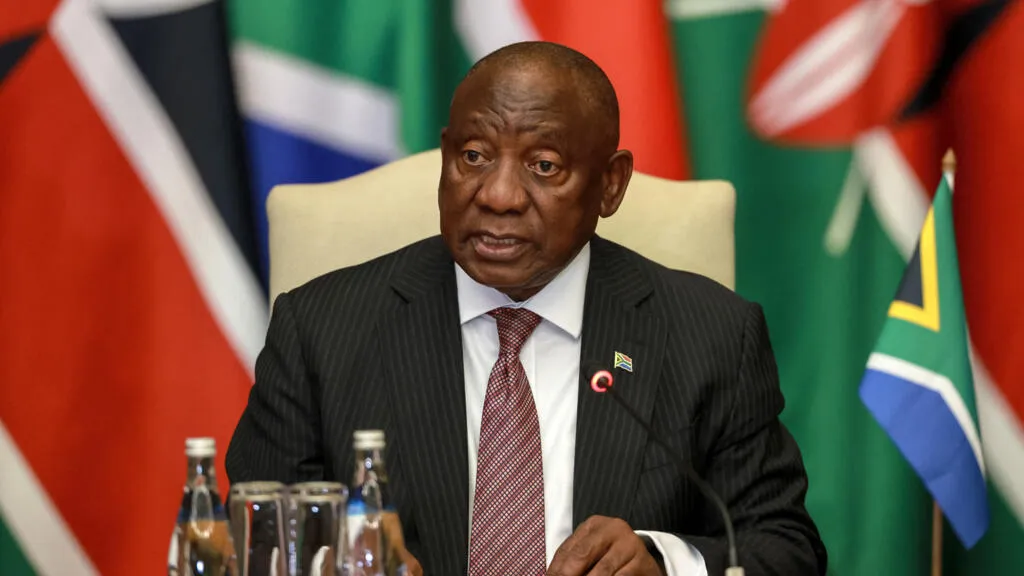 Afrique du Sud : Ramaphosa obtient un sursis dans l'affaire du « farmgate »