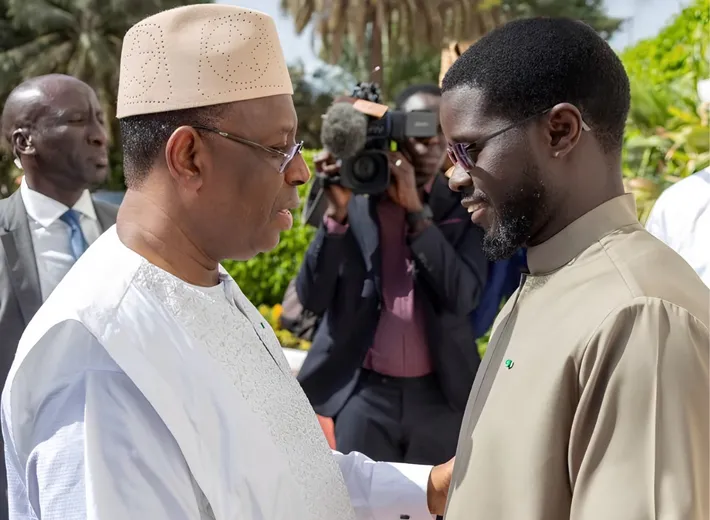Sénégal : Diomaye Faye mise sur Macky Sall pour une recomposition politique