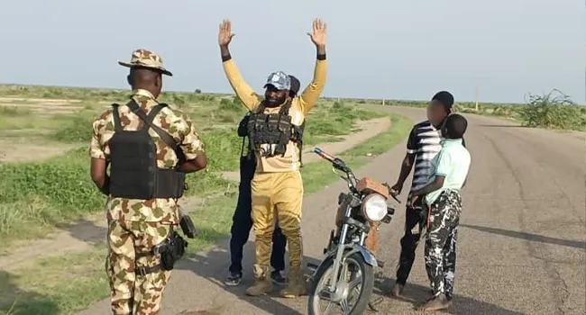 Finances de l'ISWAP : un cadre et ses fils se rendent aux forces armées au Nigeria