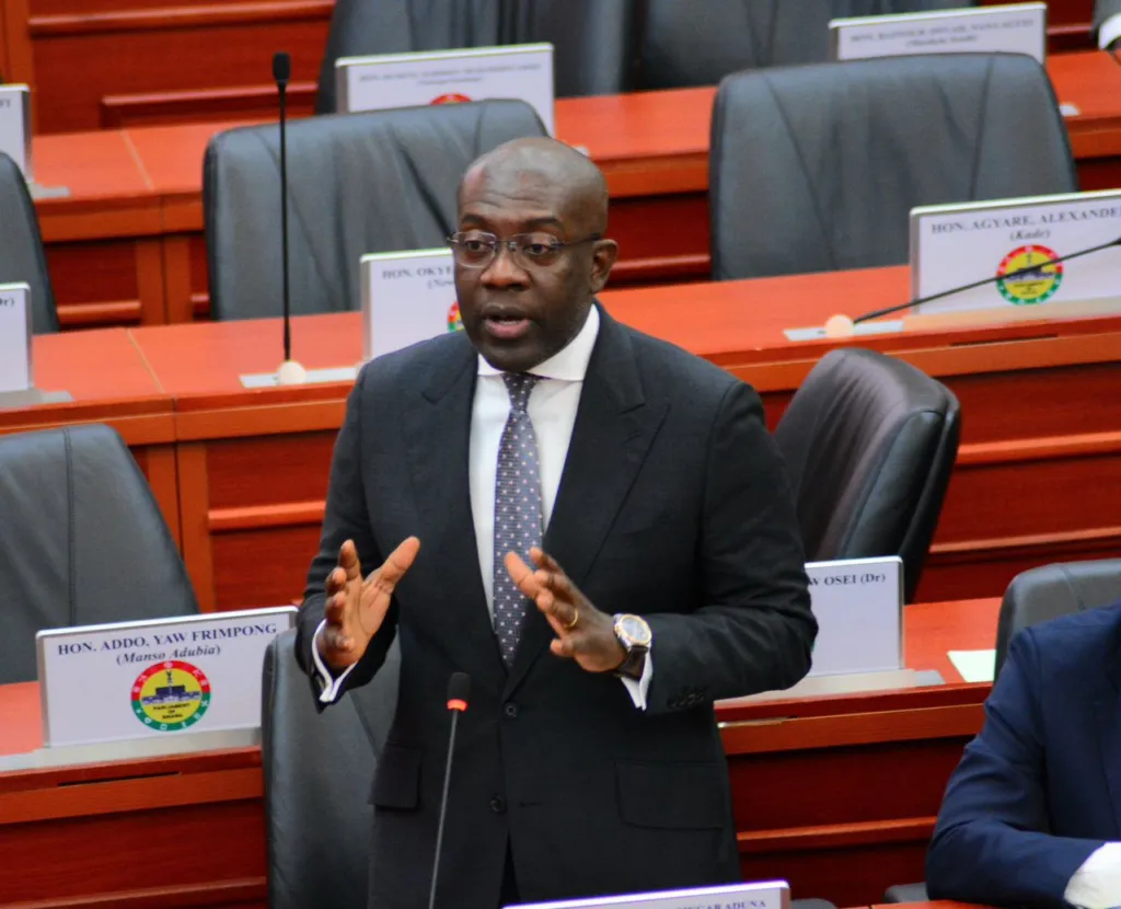 La majorité accusée de manipuler les réponses du gouverneur de la Banque du Ghana