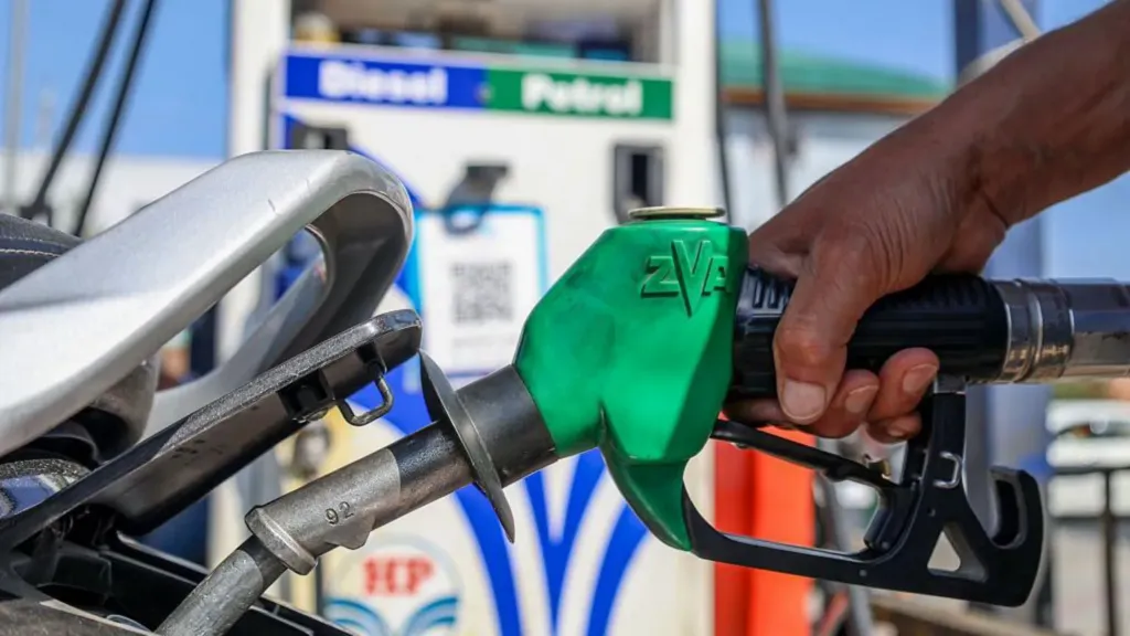 Hausse des prix des carburants au Ghana : le cedi et le pétrole en cause