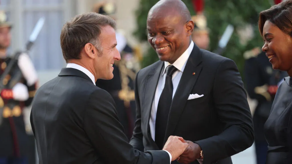 Visite d’État du président gabonais en France : bilan économique contrasté