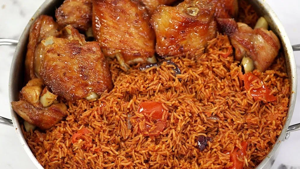 Hausse des prix : les Nigérians adaptent leur consommation de riz jollof