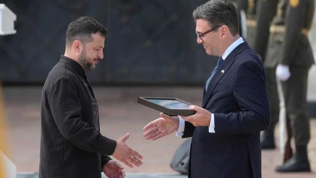 L’Ukraine renforce son alliance avec l’Occident face à la menace russe croissante