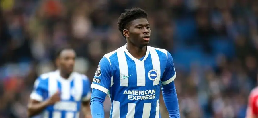 Le milieu camerounais Carlos Baleba s'engage avec Manchester United pour 82 millions d'euros