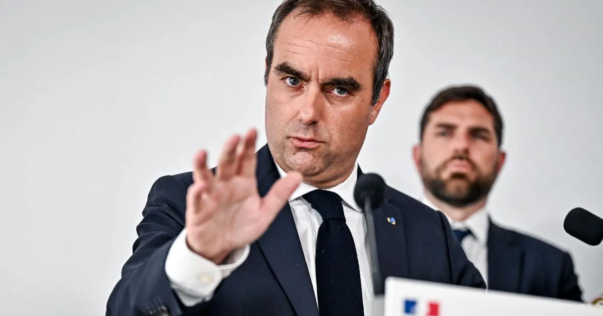 Sébastien Lecornu exclut une candidature en 2027 et alerte sur les risques d'un budget bloqué