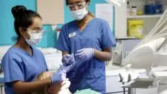 Le NHS dentaire en Angleterre se fragmente : où l’accès aux soins dépend désormais de votre portefeuille et de votre adresse