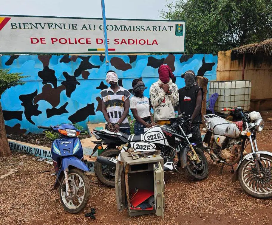 La police de Kayes démantèle un réseau de cambrioleurs après un vol de grande envergure à Sadiola