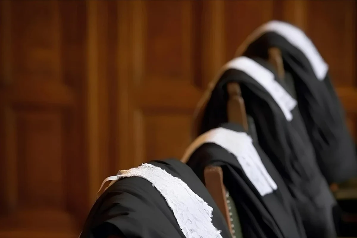 Blocage judiciaire : l’attente de la Cour constitutionnelle paralyse les tribunaux