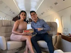 Le jet privé de 60 millions de dollars de Cristiano Ronaldo : symbole de luxe, outil de pouvoir et refuge familial