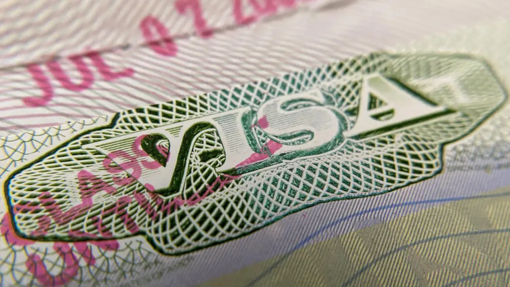 Une juge fédérale invalide le gel des visas imposé par Donald Trump à 75 pays