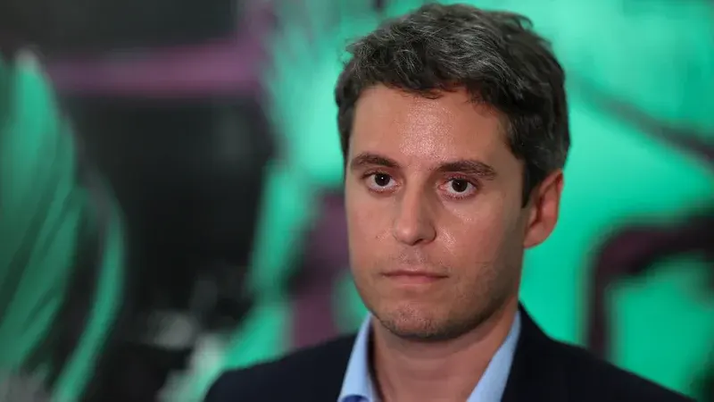 Gabriel Attal : « Plus de favori » dans le bloc central pour 2027, la course s’accélère