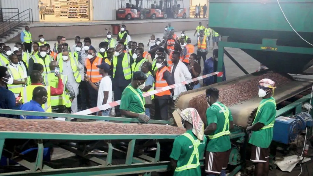 Le Ghana instaure un service continu de 24 heures pour dynamiser ses exportations de cacao