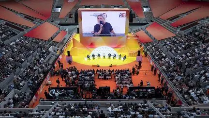 Présidentielle française : sept candidats confrontent leurs visions économiques face au patronat