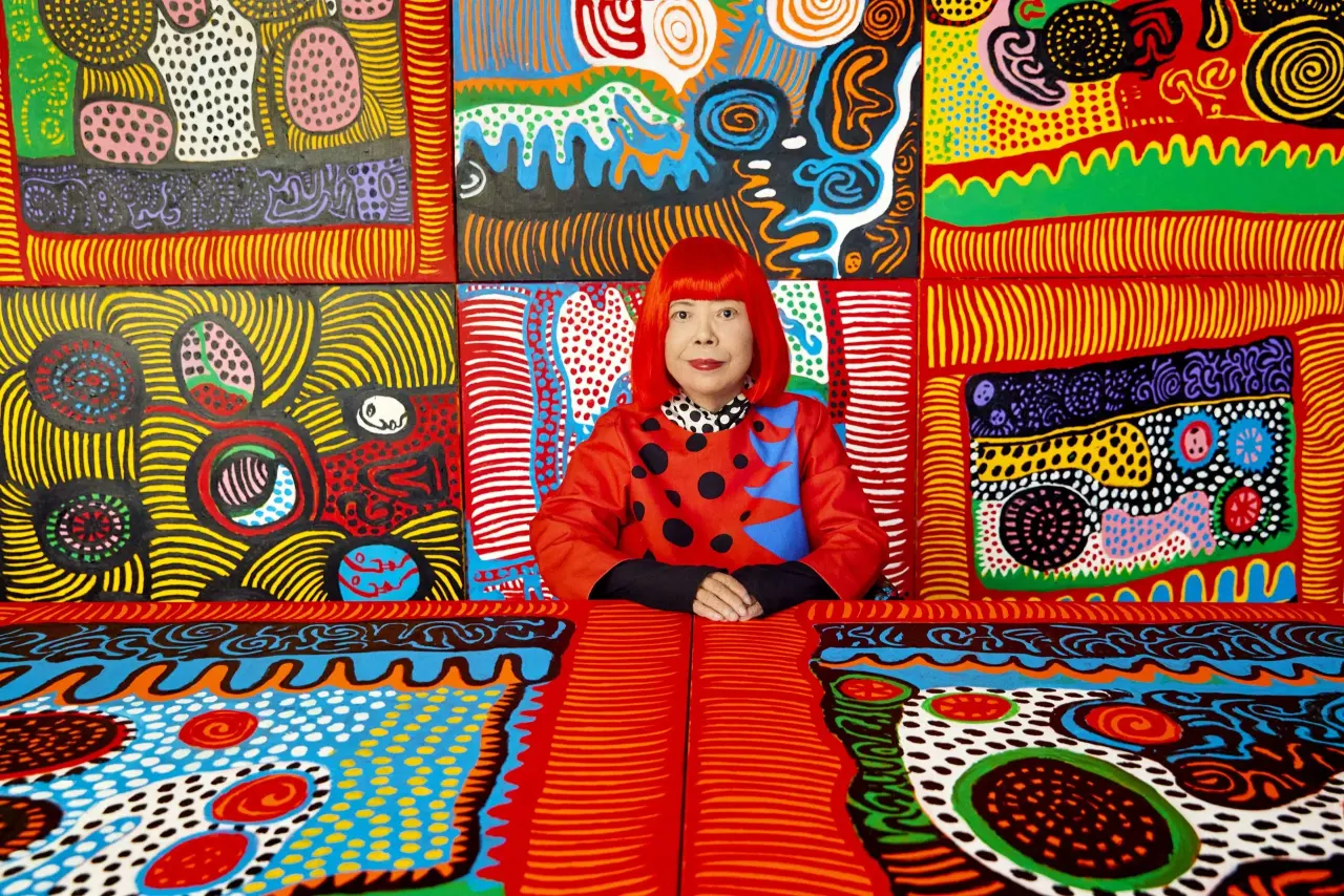 Yayoi Kusama, icône japonaise de l'art contemporain, décède à 97 ans après une carrière marquée par les pois et la réclusion