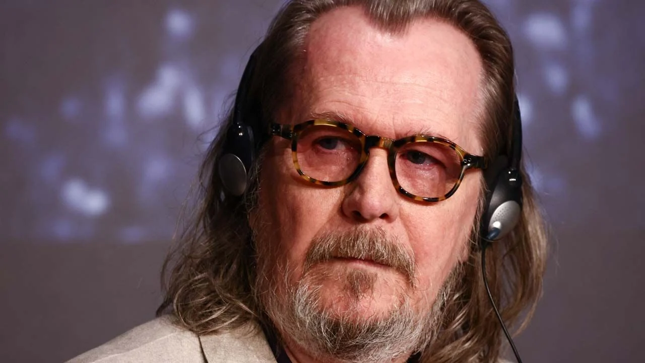 Gary Oldman critique ouvertement son propre film culte de science-fiction