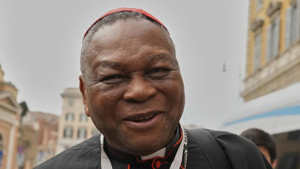 Cardinal d'Abuja défie Tinubu : l'Église catholique sous les projecteurs politiques
