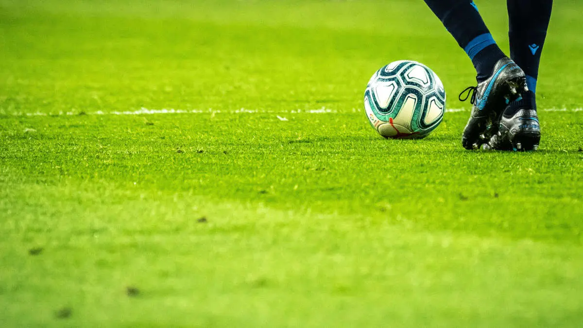 Terem Moffi quitte Nice pour Hambourg : un transfert qui redessine les cartes du mercato africain