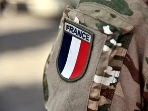 L’armée française sanctionne des soldats ayant posé avec un drapeau rhodésien, symbole du suprémacisme blanc