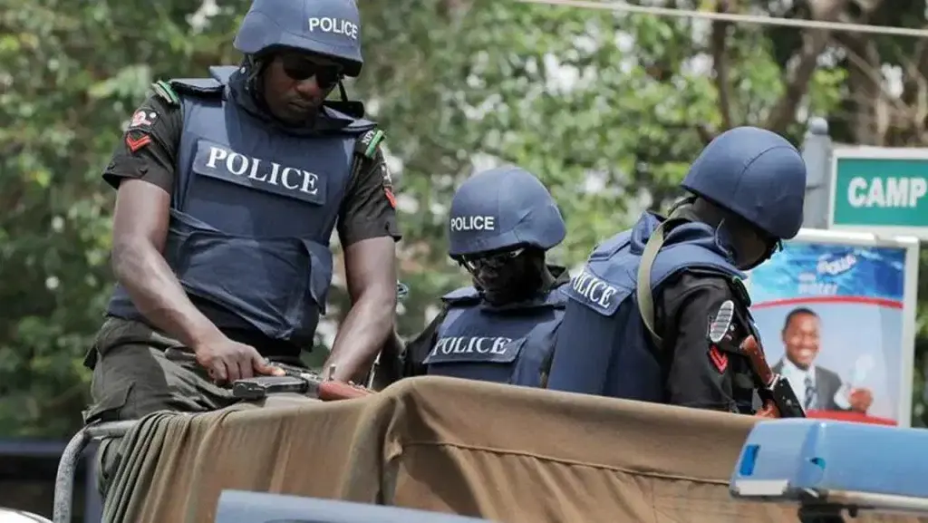 La police d'Abuja identifie et arrête des agents accusés d'extorsion après une vidéo virale