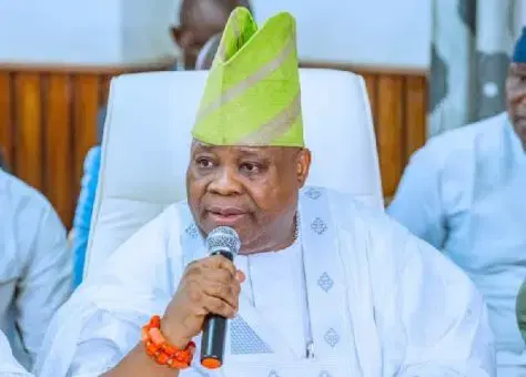 Apaisement politique à Osun : le gouverneur Adeleke salue l'appel au calme de son rival de l'APC
