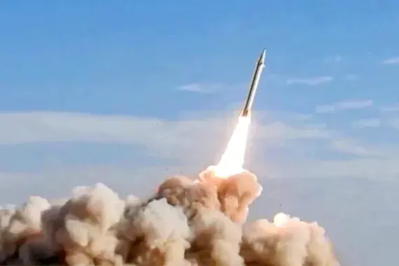 L'Iran riposte aux frappes américaines : l'escalade militaire gagne la Jordanie et le Golfe