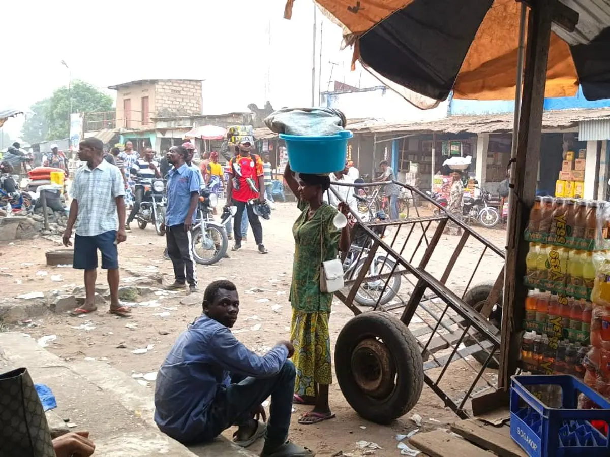 À Mbuji-Mayi, la prolifération de l'eau en sachet non contrôlée menace la santé publique