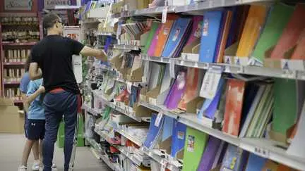 La rentrée scolaire 2026 coûte 1,85 € de moins qu’en 2025, mais certains fournitures grimpent encore