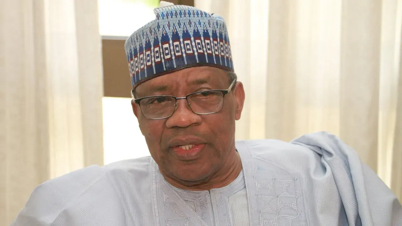Le gouverneur d'Abia félicite Ibrahim Babangida pour ses 85 ans et rappelle la création de l'État
