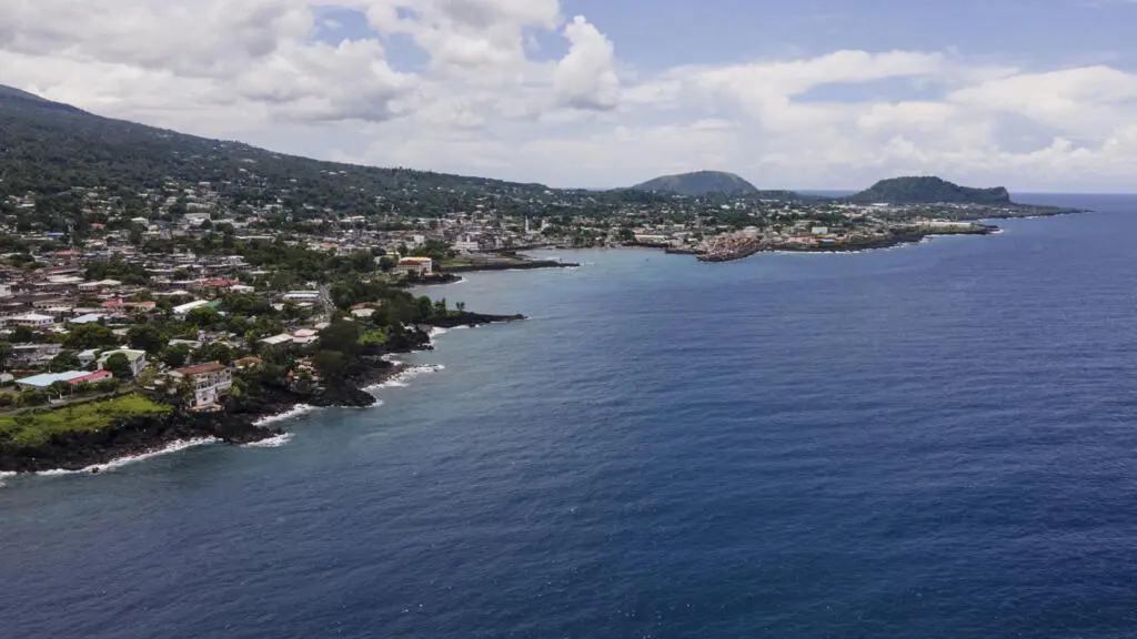 La France instrumentalise-t-elle l’aide au développement pour forcer les Comores à accepter ses expulsions ?