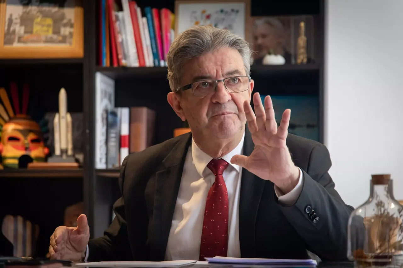 La proposition choc de Mélenchon sur l'annulation de la dette française : une solution magique ou un mirage économique ?