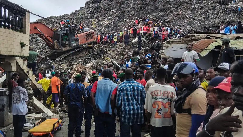 En Guinée, l’effondrement meurtrier d’une décharge plonge des familles dans le chaos sans préavis