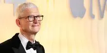 John Ternus succède à Tim Cook à la tête d'Apple pour piloter le virage de l'intelligence artificielle
