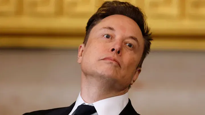 La société xAI d'Elon Musk visée par une plainte pour usage de contenus pédopornographiques dans ses modèles d'IA