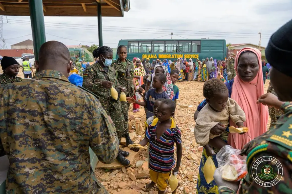 Le Ghana retire plus de mille mendiants migrants des rues d'Accra et Kumasi dans le cadre d'une opération anti‑immigration clandestine