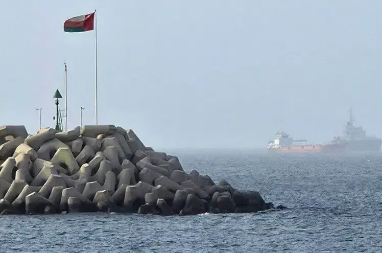 Le détroit d’Ormuz reste fermé malgré les négociations sur un corridor maritime avec Oman