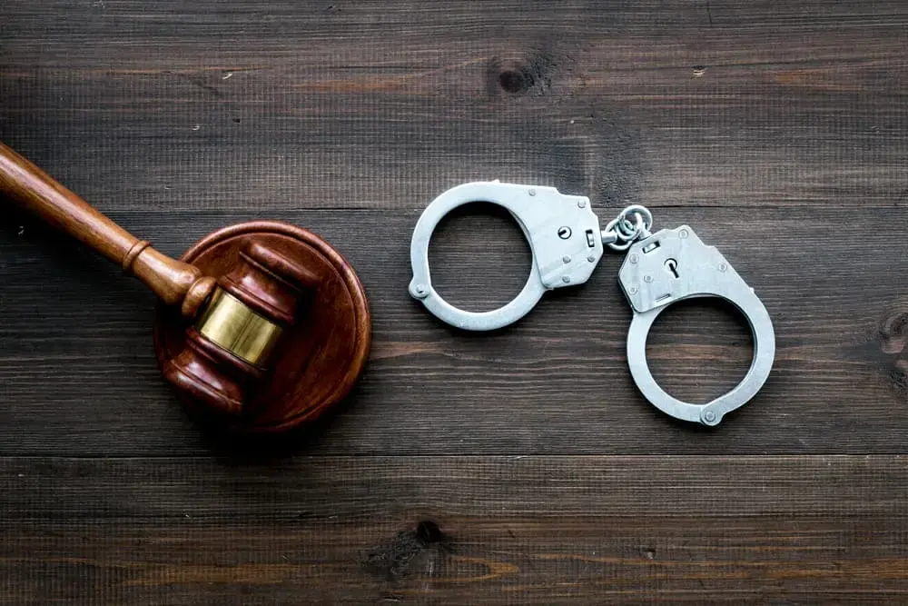 Un maçon condamné à 35 ans de prison pour viol et inceste sur ses deux filles au Ghana