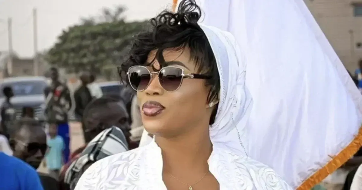 Le retour de Sokhna Aïda Diallo à Touba ravive les débats sur les équilibres internes de la communauté mouride