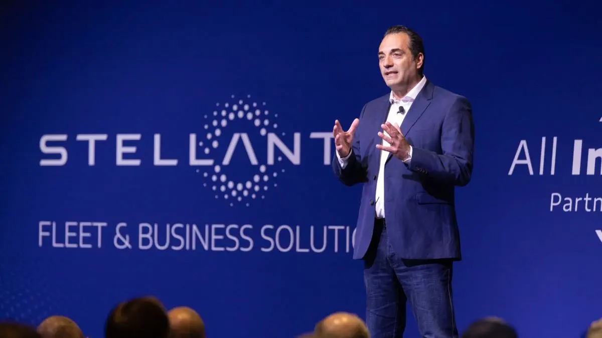 Stellantis promet de maintenir ses 12 usines françaises malgré les défis industriels