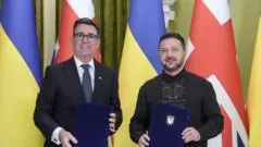 Le Kremlin avertit d’éventuelles attaques contre les usines de drones britanniques après le partage de plans d’armes avec l’Ukraine