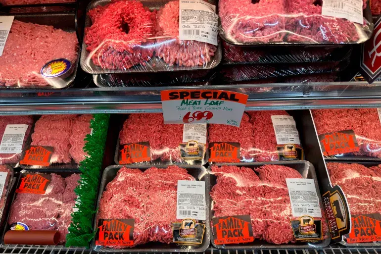 Donald Trump suspend les droits de douane sur le bœuf importé pour faire baisser les prix aux États-Unis
