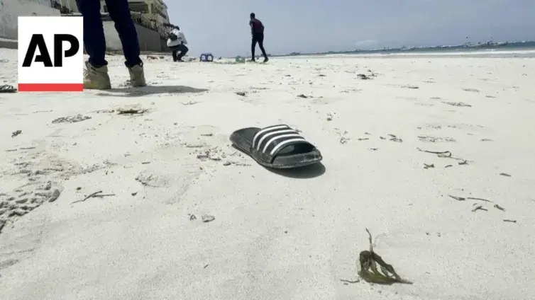 Le naufrage d'une embarcation de migrants au large de la Tunisie ravive la détresse des familles