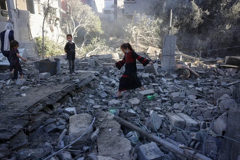 Gaza : 112 corps exhumés sous les décombres de Sabra en deux semaines