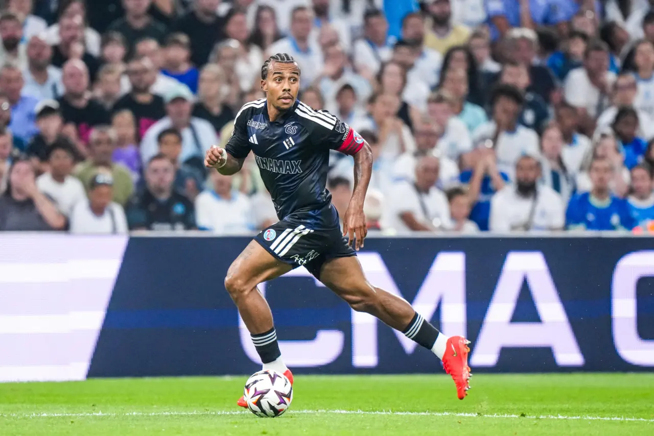 Guéla Doué quitte Strasbourg pour Leverkusen : un transfert record qui redessine le football ivoirien
