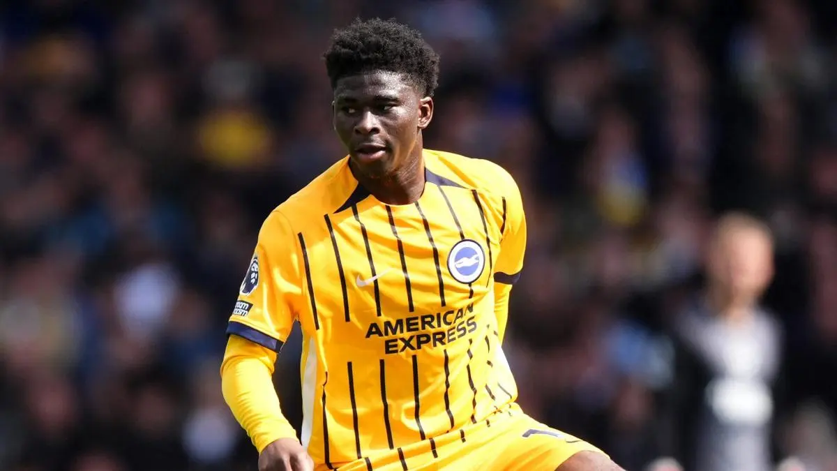 Manchester United officialise le transfert de l'international camerounais Carlos Baleba pour 82 millions d'euros