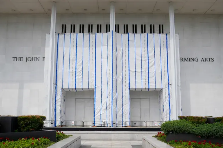 Un juge américain bloque la restauration du nom de Trump au Kennedy Center : l’enjeu politique derrière la polémique