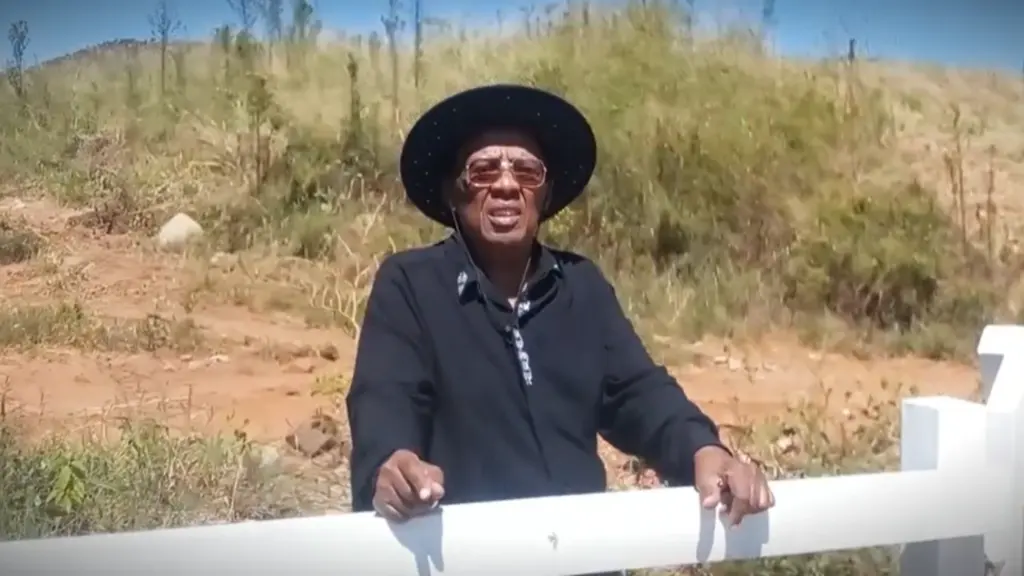 Papa James, légende du salegy, s’éteint à 76 ans : l’héritage musical qui survit aux violences xénophobes