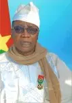 Décès d’un ancien inspecteur des impôts au Burkina : une famille unie par la gratitude face à l’hommage national