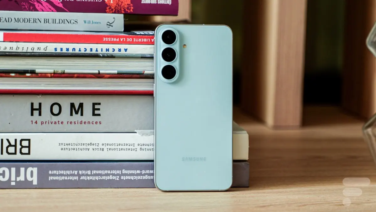 Samsung Galaxy S26 FE : une mise à jour technique limitée face à une concurrence interne accrue