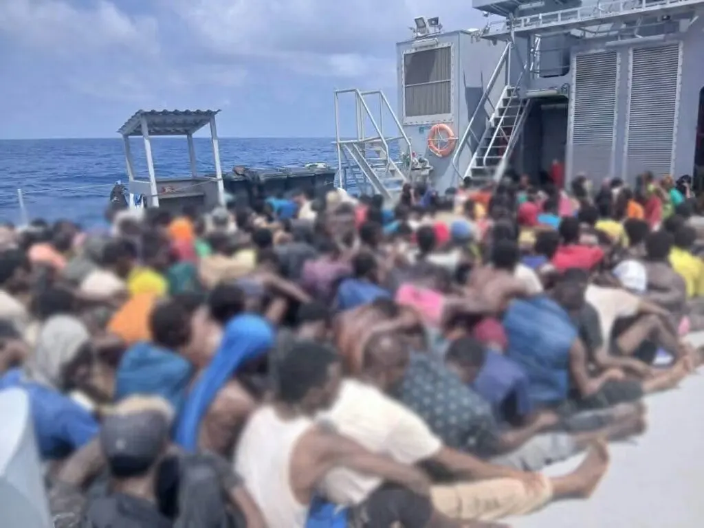 La Marine nationale sauve 210 migrants en péril au large de Saint-Louis : une semaine record de sauvetages en mer